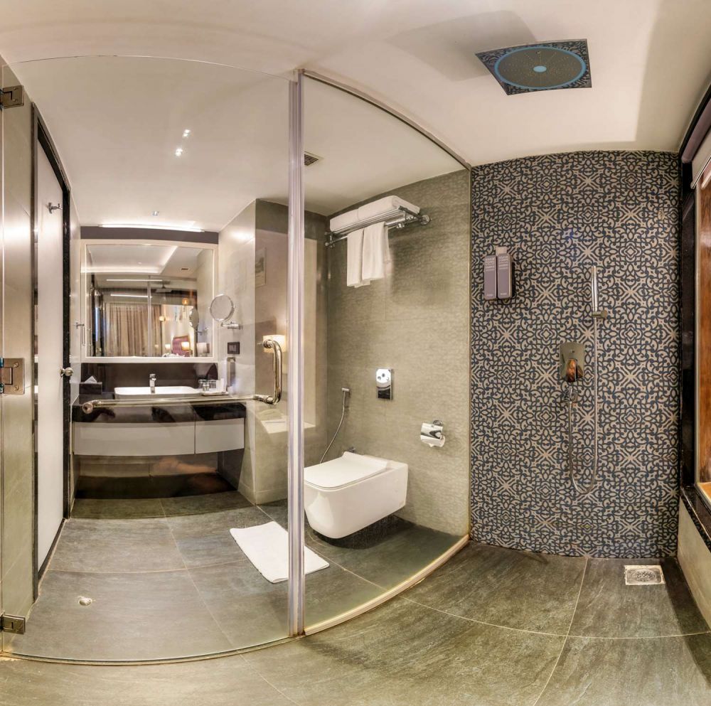 Pool View Room, Golden Tulip Goa 4*