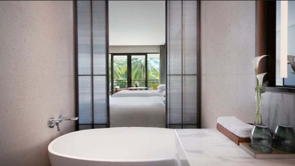 Deluxe Scenic Room, Sanya Marriott Yalong Bay Resort & Spa 5*