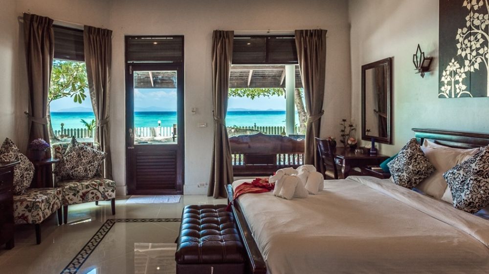 Beach Front Double Room, Racha Island Resort 4*