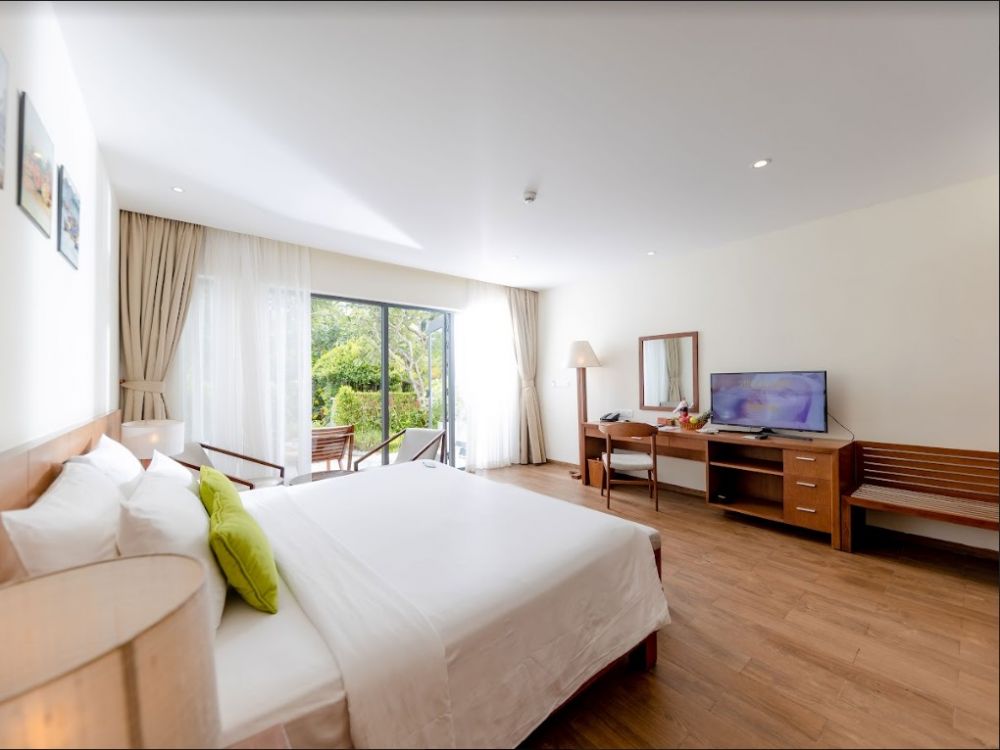 Senior Deluxe Room, Cam Ranh Riviera Beach Resort & Spa 5*