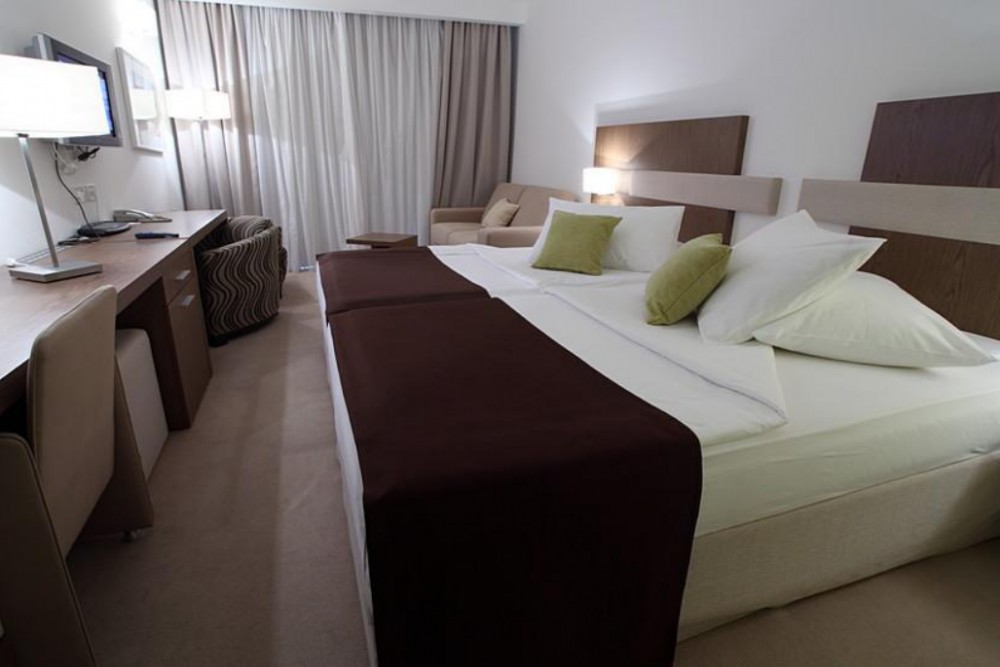 Double Standard Room Hill/City Side/Sea Side with Balcony, Park Hotel Makarska 4*