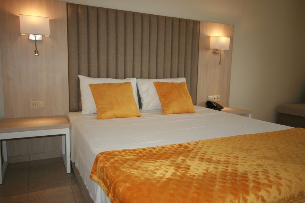 Standard Double, Aristoteles Holiday Resort & SPA 4*