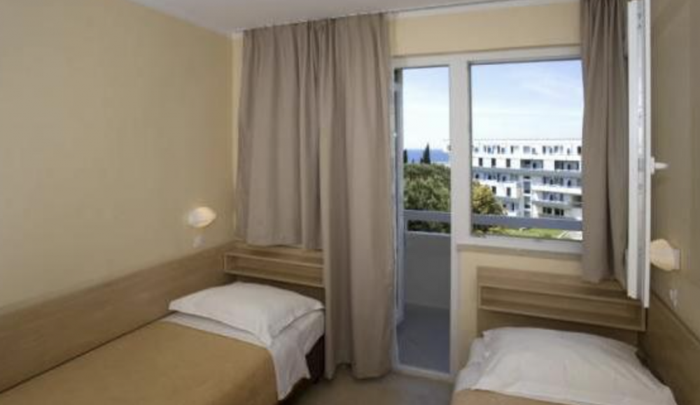 CLASSIC ROOM WITH BALCONY SEA SIDE, Delfin Plava Laguna 2*