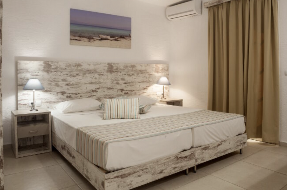 Junior Suite suites & living room, Evina Rooms And Villa 3*