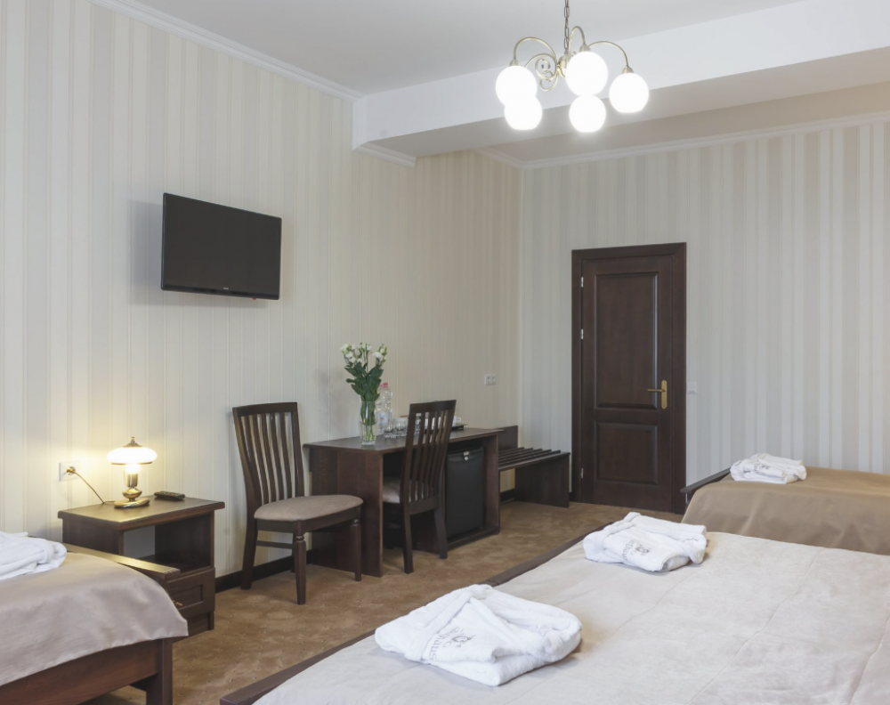 Стандарт 4-местный без балкона, GasthauS & SPA 4*