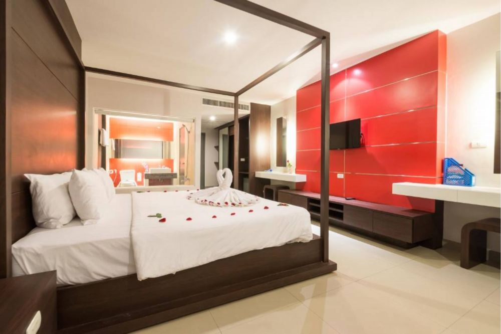 Premier Room With Bathtub, Alfresco Phuket Hotel 3*