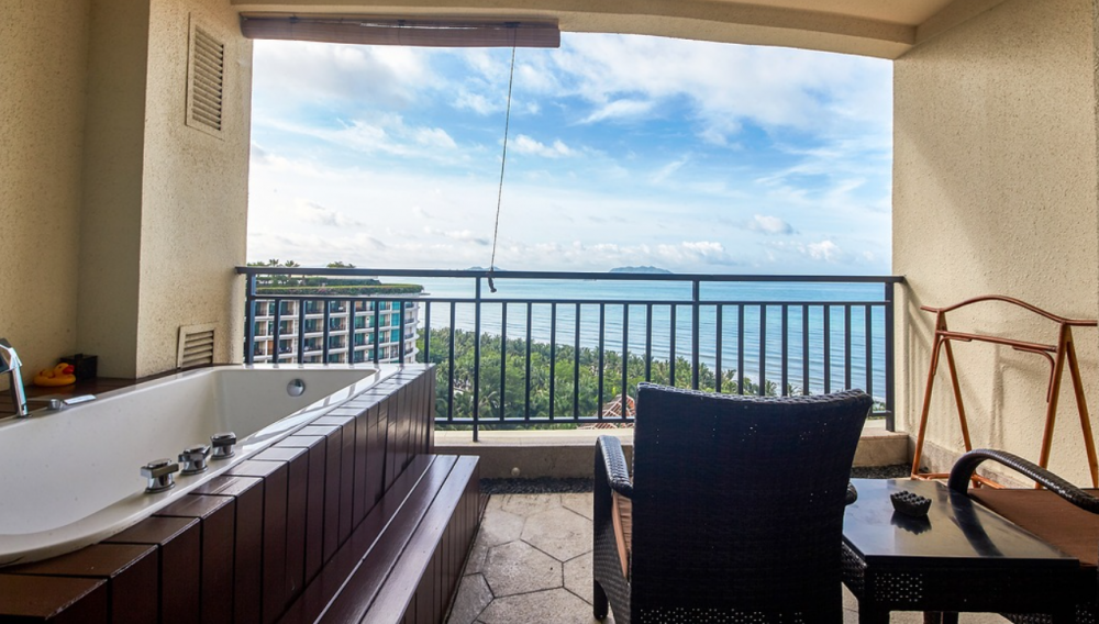 Deluxe OV Suite, Ocean Sonic Resort Sanya 5*