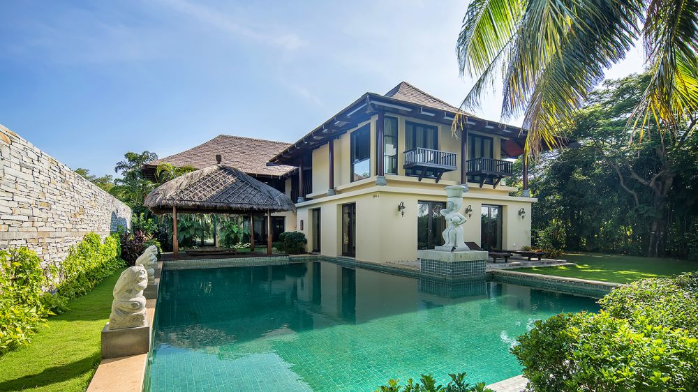 Executive Villa, Yalong Bay Villas & Spa 5*