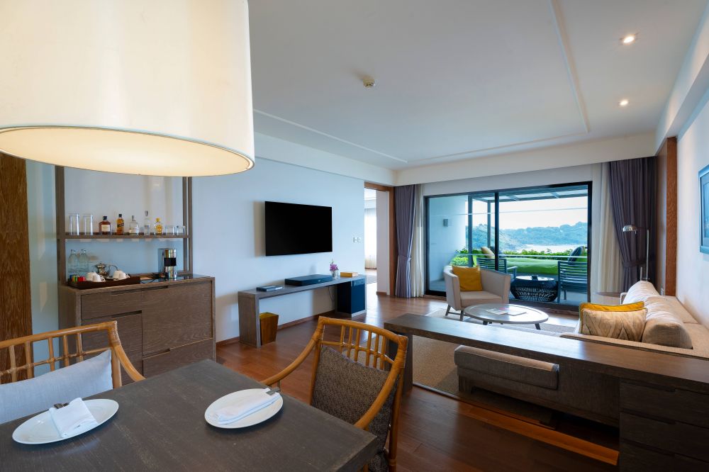 Royal Ocean View Suite, The Nai Harn Phuket 5*