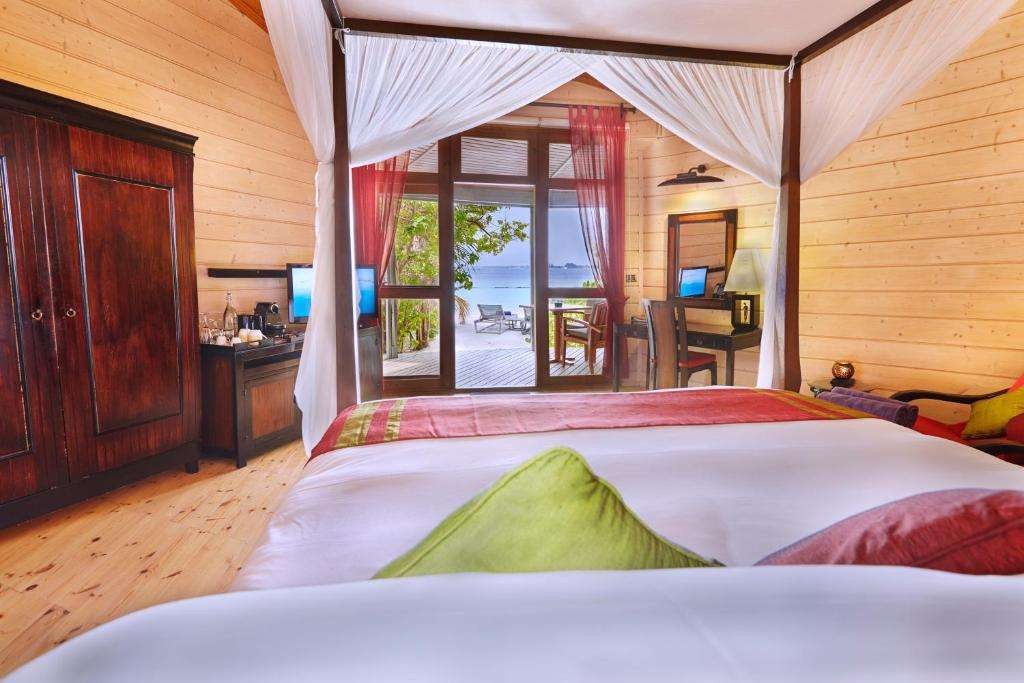 Beach Villa, Komandoo Island Resort 4*