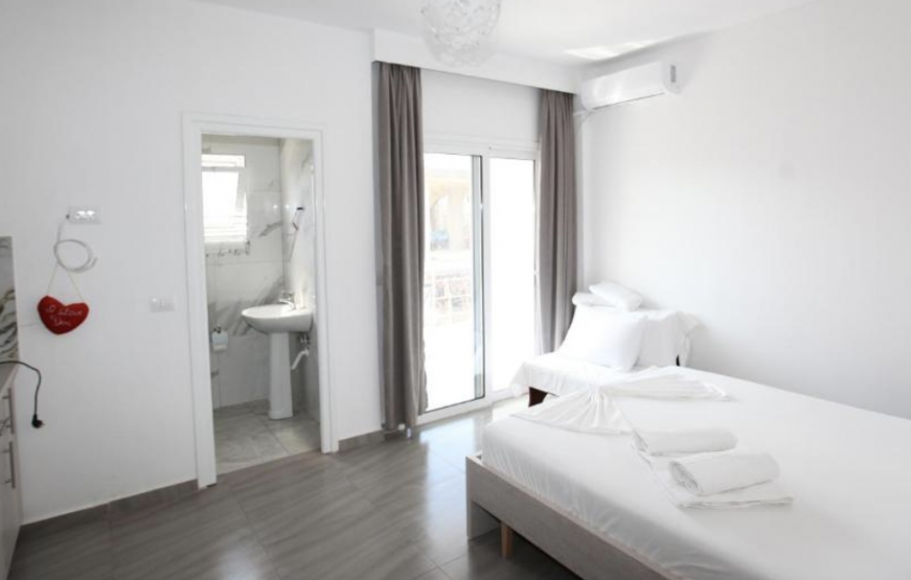 TRIPLE ROOM WITH BALCONY, Vila Dodaj 3*