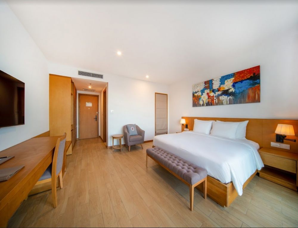 Premier Deluxe With Balcony, Selectum Noa Resort Cam Ranh 5*