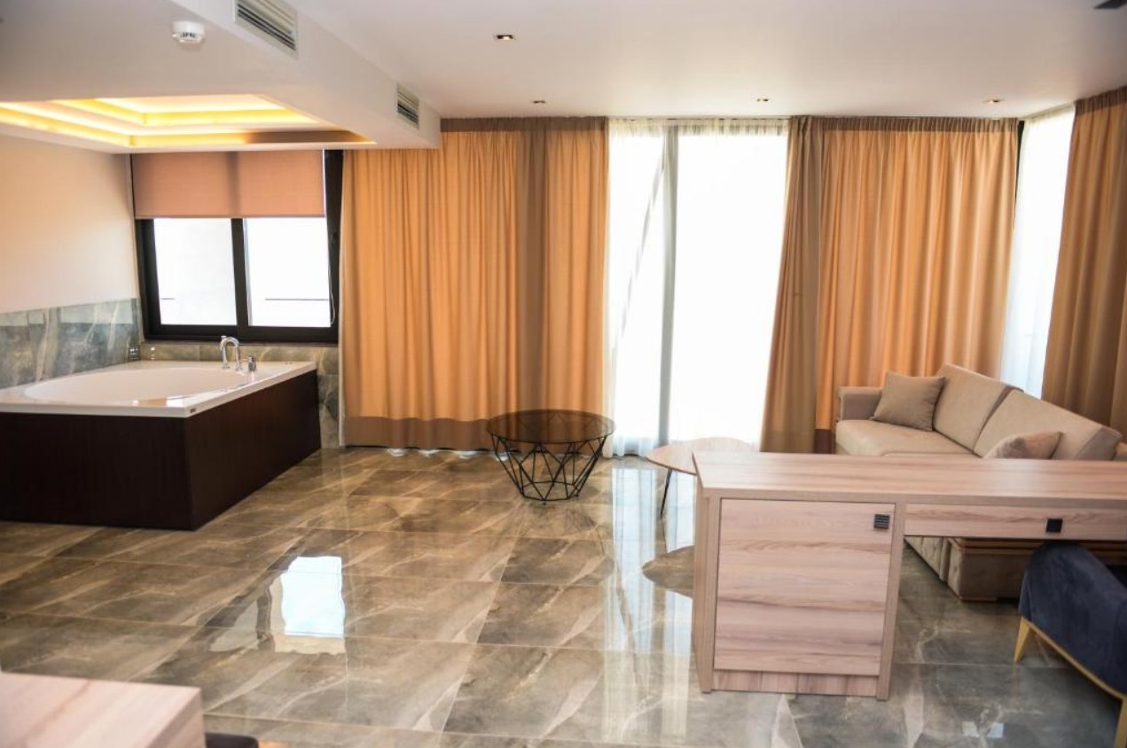 DELUXE SUITE, Brilant & Spa Durres 5*