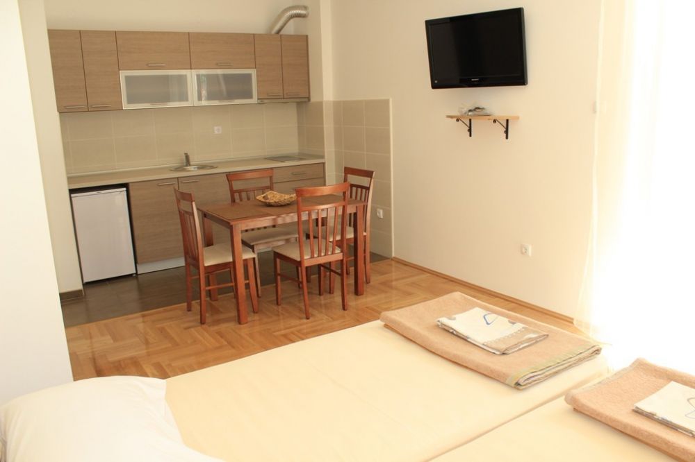 APP 04, Becici Lux villa 4*