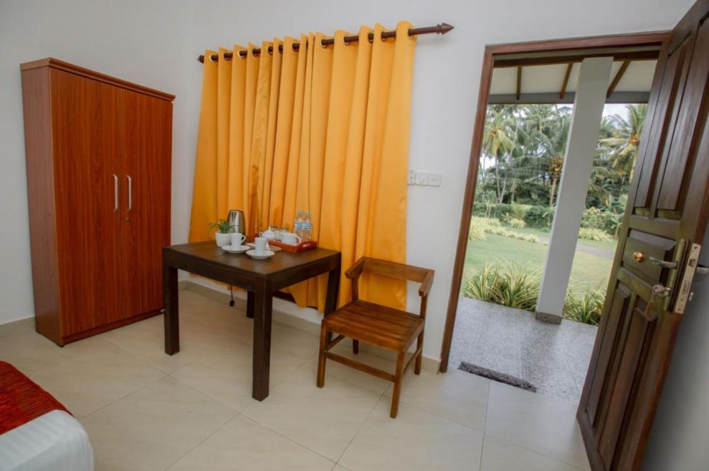 Standard Room non AC/with AC, Escape Essence Unawatuna 2*