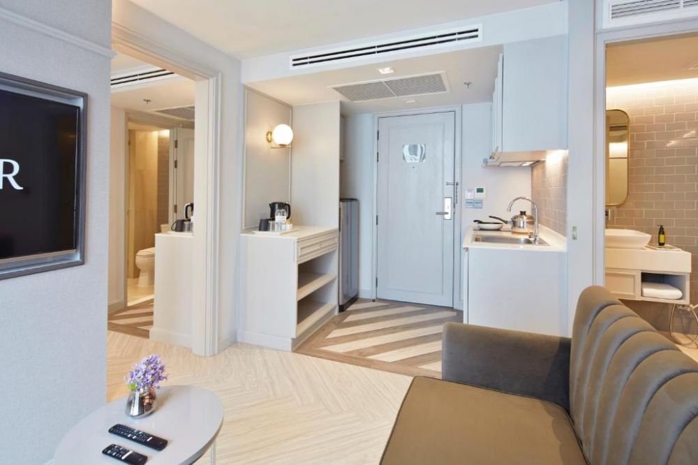 2 Bedroom Suite, The Quarter Ploenchit 4*