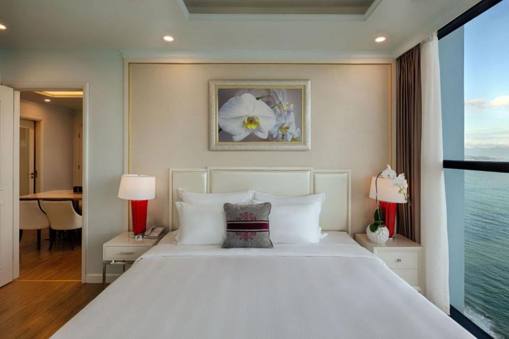 2-Bedroom Ocean View, Vinpearl Condotel Beachfront Nha Trang 5*