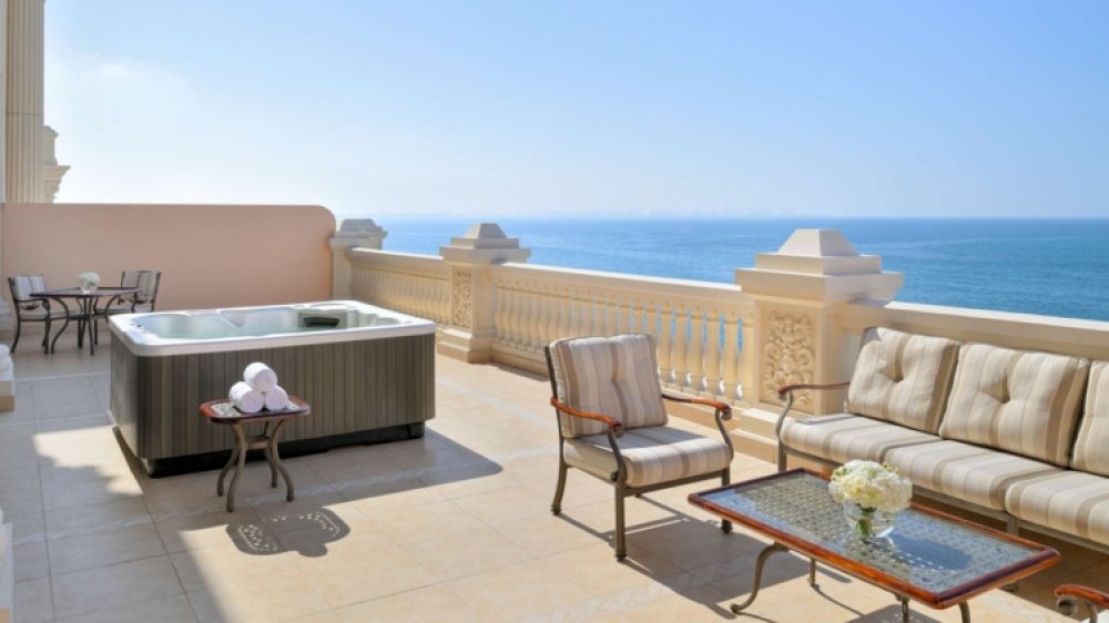 Premier Jacuzzi Suite One Bedroom, Raffles The Palm Dubai 5*