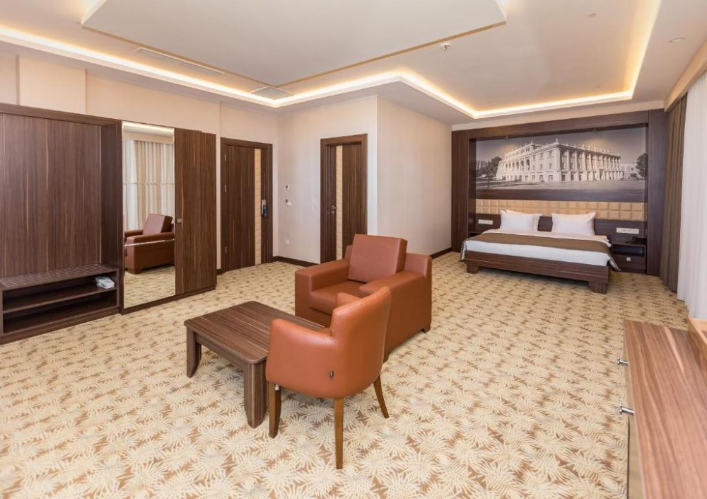 Standard Room, Renaissance Palace Baku 5*