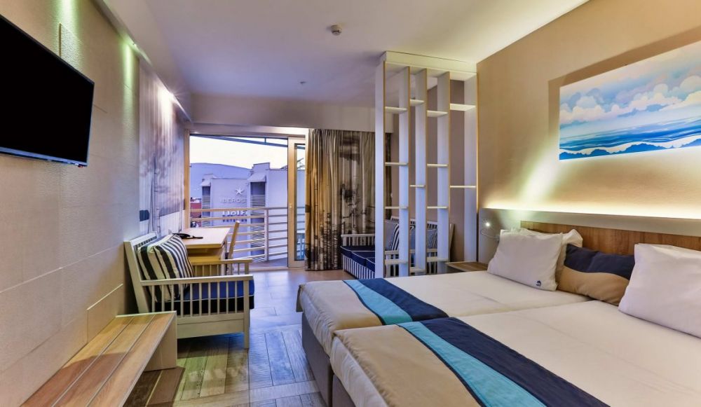 Superior Family Room, Carine Hotel Delfin 4*