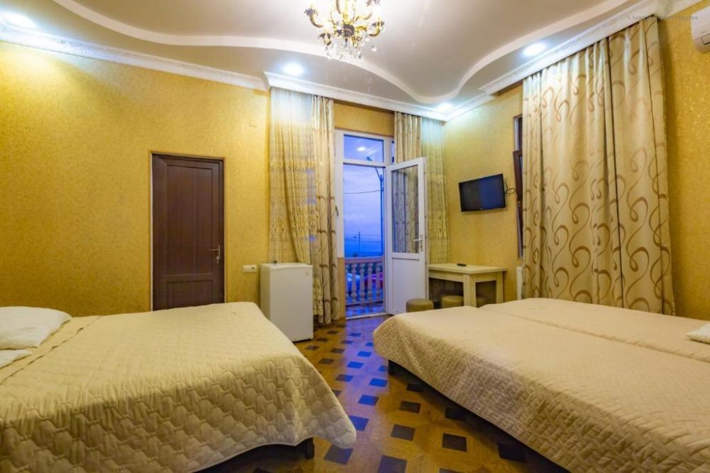 Quadriple White/Yellow/Old House, Seaside Kobuleti Hotel 3*