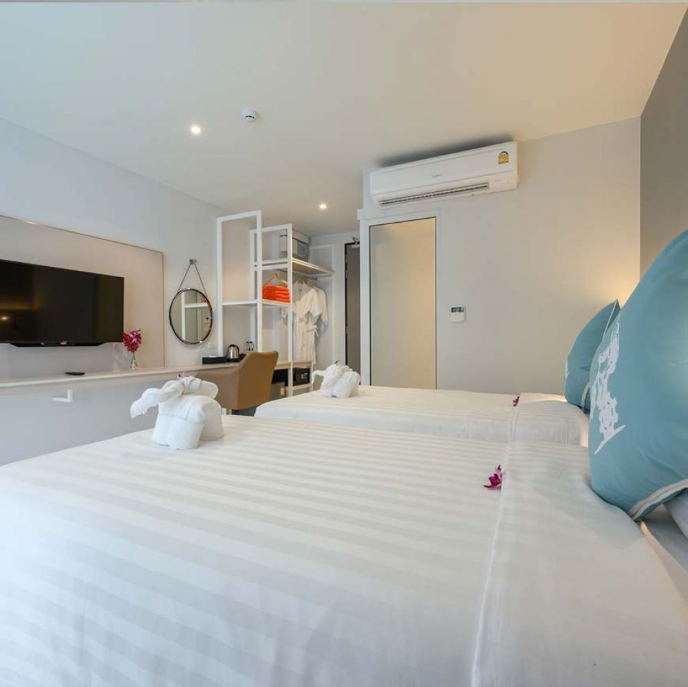 Deluxe Pool Access, Tour De Phuket Hotel 4*