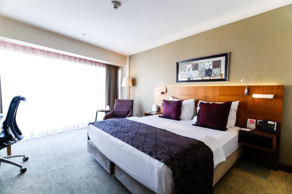 Standard Room, Crowne Plaza Istanbul Harbiye 5*