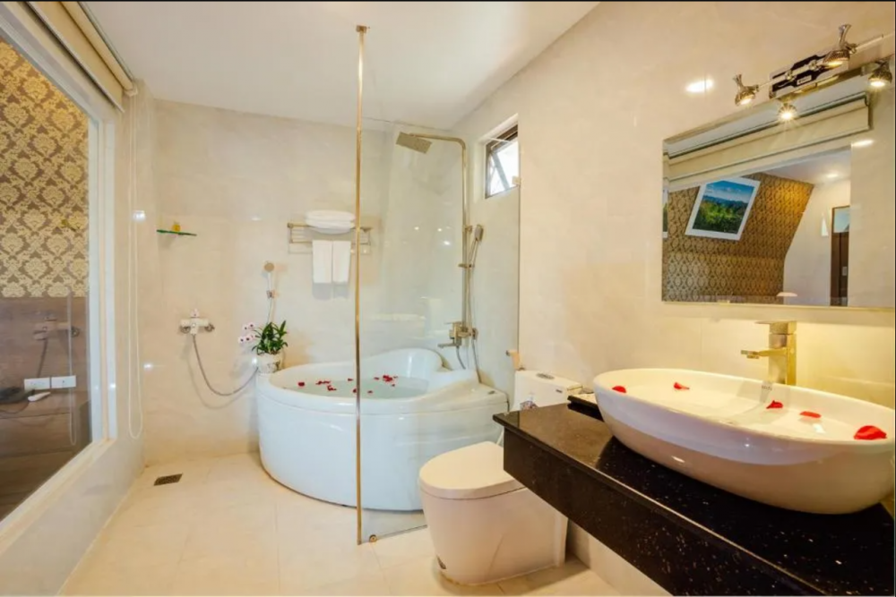 Suite with Balcony, Nesta Hotel Phu Quoc 3*