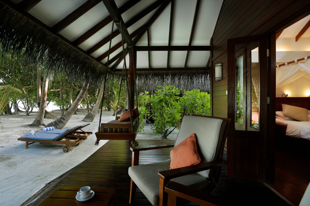 Beach Villa, Medhufushi Island Resort 4*