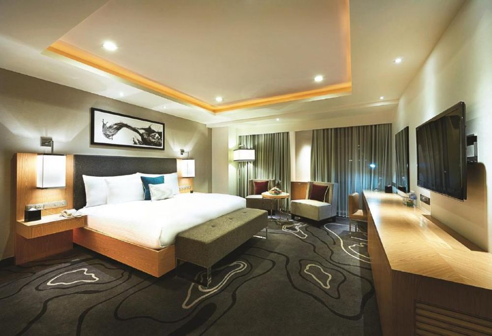 Club Premier, Berjaya Times Square Hotel 5*