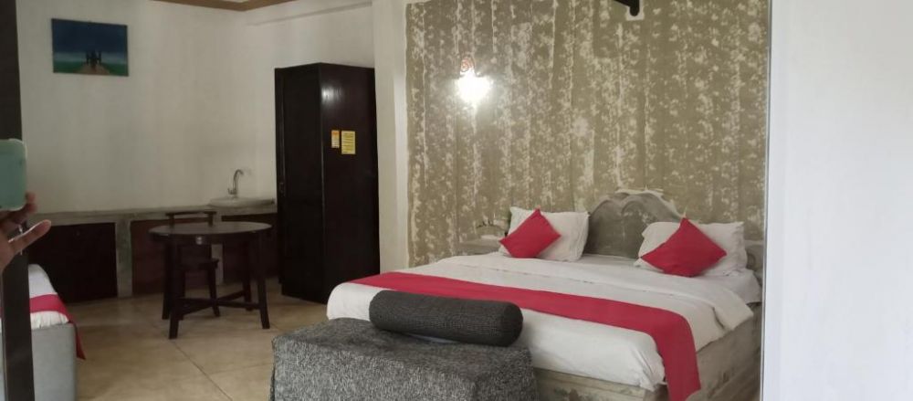 TRPL Room, Manidi Villa 2*