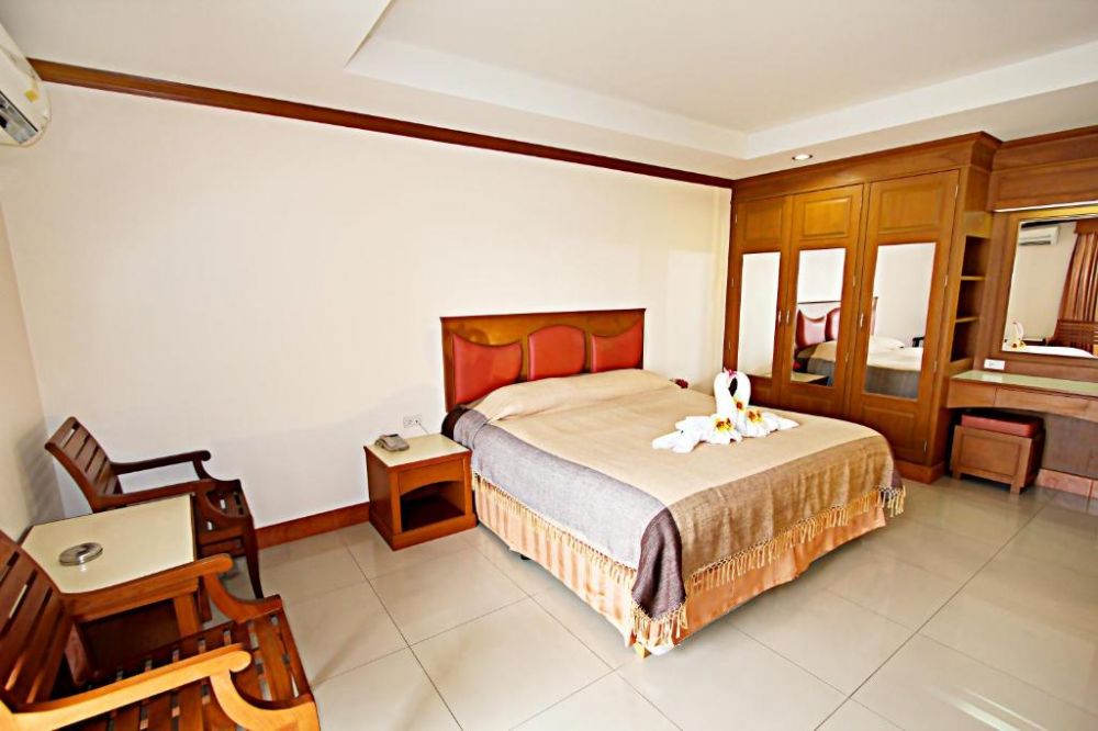 Deluxe Room, Lek Villa 3*