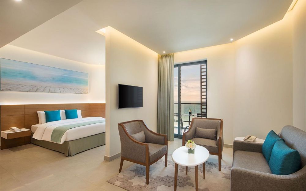 Executive Suite, Wyndham Garden Ajman Corniche 4*