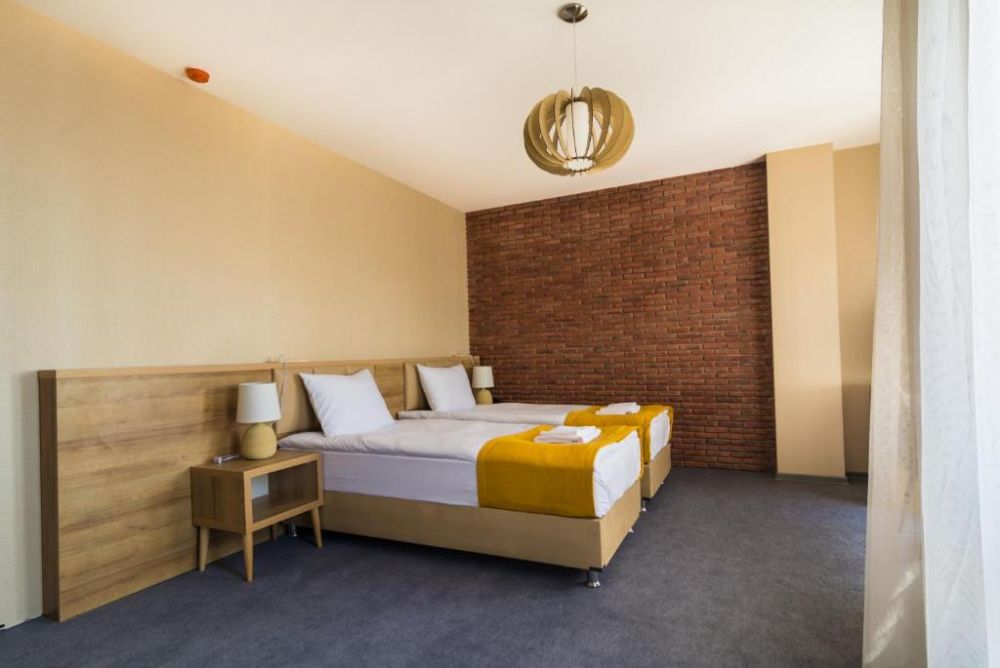 Superior TWIN/ DBL, London 4*