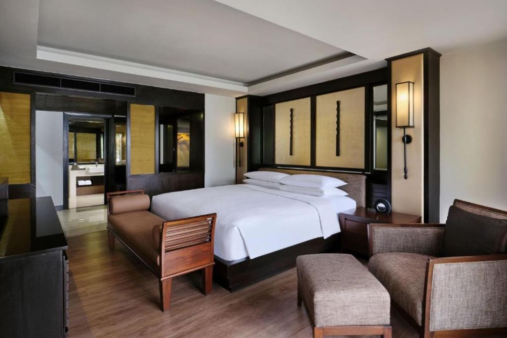 One Bedroom Suite, Phuket Marriott Resort & Spa Merlin Beach 5*