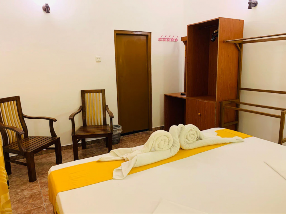 Standard Room non AC/with AC, Sam's Guest House 2*