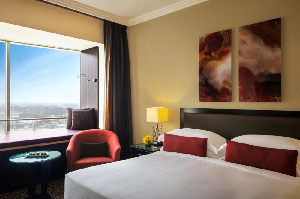 Window-Seat View Room, Towers Rotana 4*