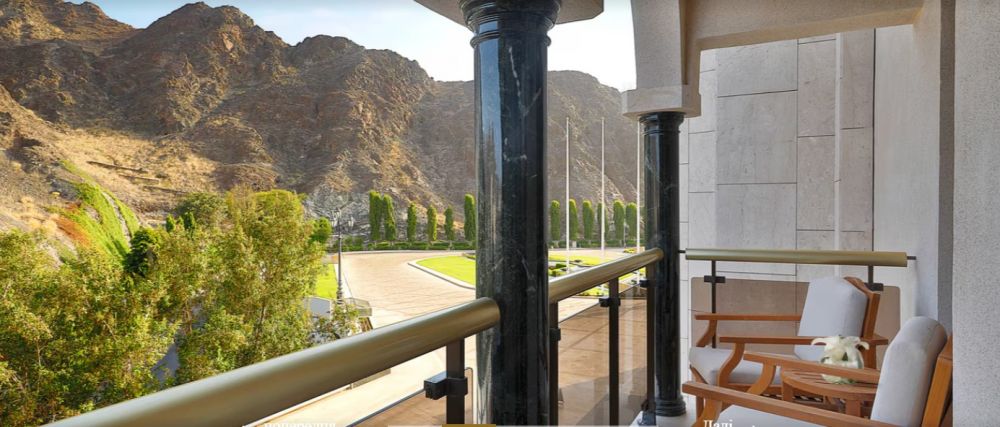 Deluxe Mountain/ Pool/ Sea View Room, Al Bustan Palace Ritz Carlton Hotel 5*