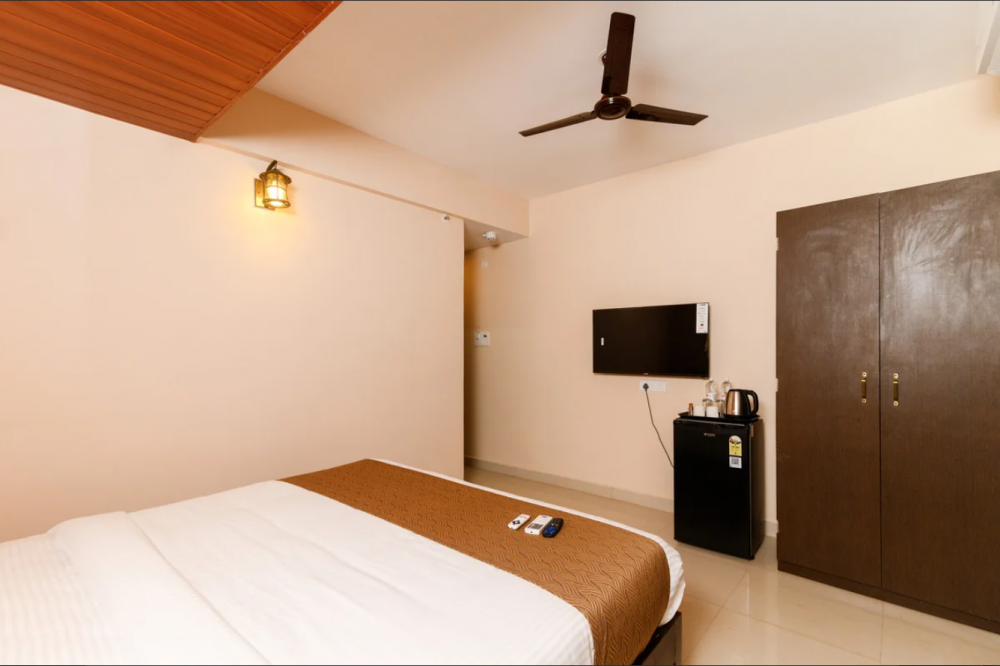 Deluxe Room with Balcony, Nazri Hotel 3*