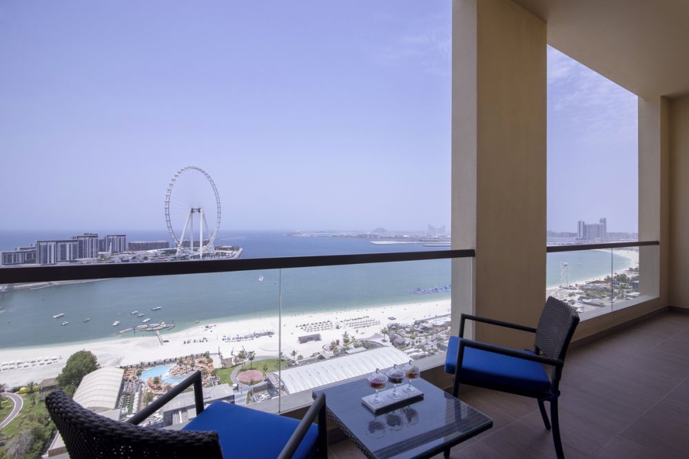 Sea Front 1 Bedroom Suite, Amwaj Rotana Jumeirah Beach 5*