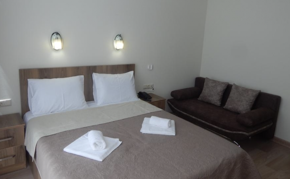 DELUXE DOUBLE ROOM WITH 1 BED + EXTRA BED, Belugo 4*