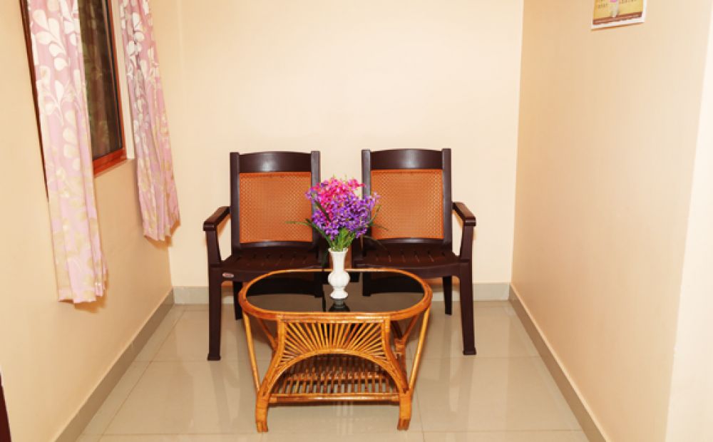 Thulasi Upstair A/C, Rajah Healthy Acres 4*