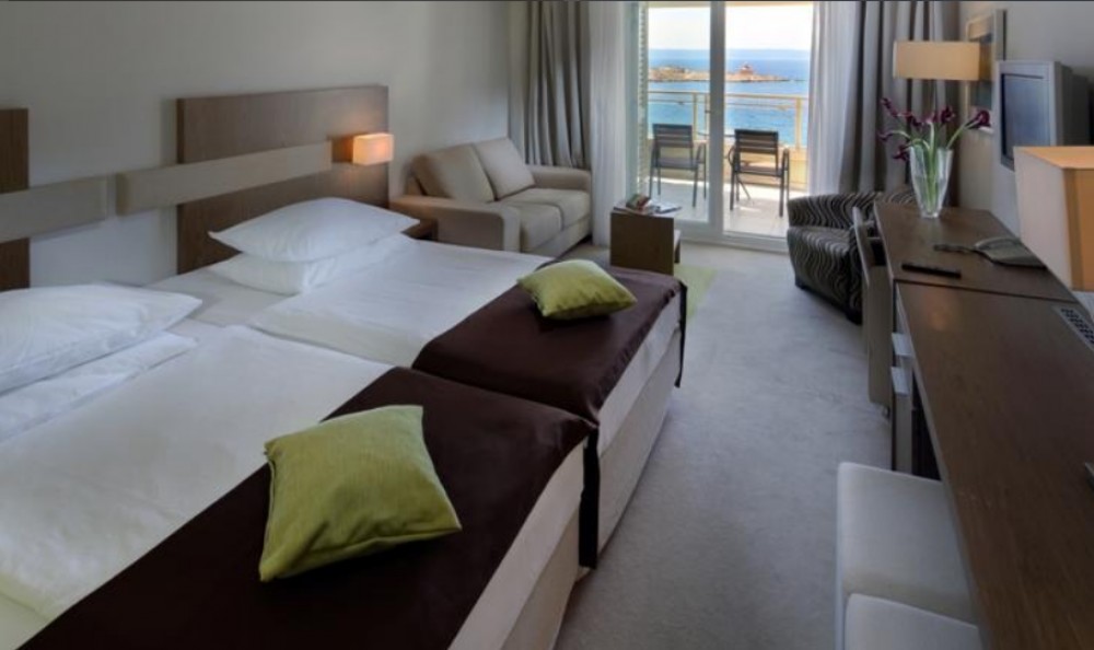 Double Standard Room Hill/City Side/Sea Side with Balcony, Park Hotel Makarska 4*