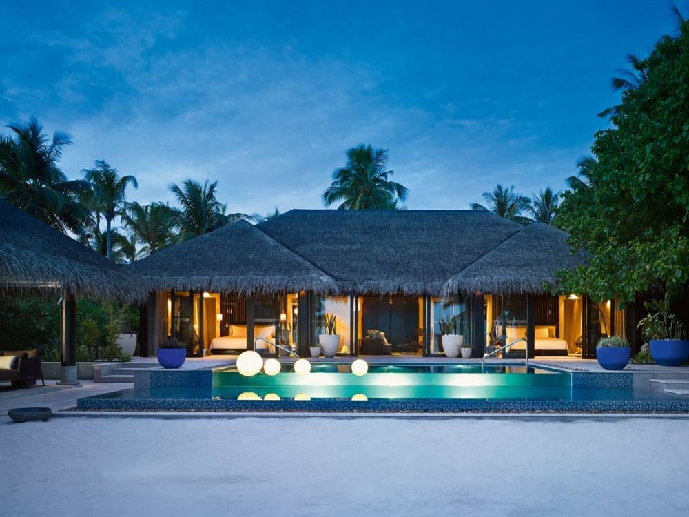 Beach Pool House, Velaa Private Island 5*