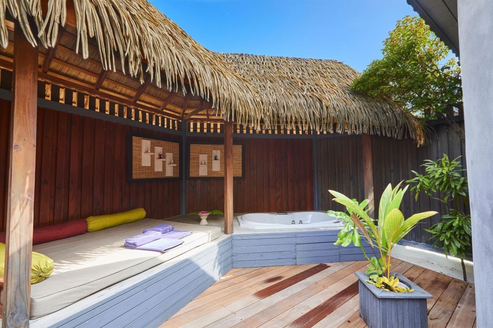 O Jacuzzi Beach Villa, Kuredu Island Resort 4*