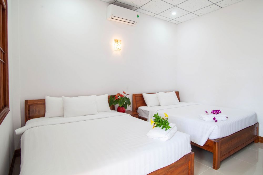 Deluxe Bungalow with Terrace Triple, Hien Minh Bungalow 3*