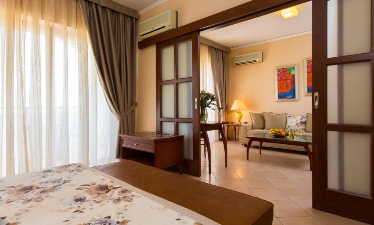 Suite, Theartemis Palace 4*