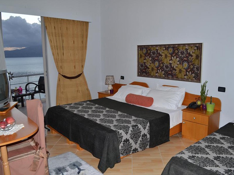 Triple Room, Seaside Artist 3*