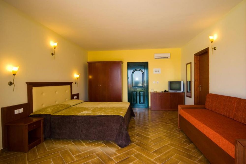 Superior Deluxe Pool View Ground Floor, Village Mare 4*