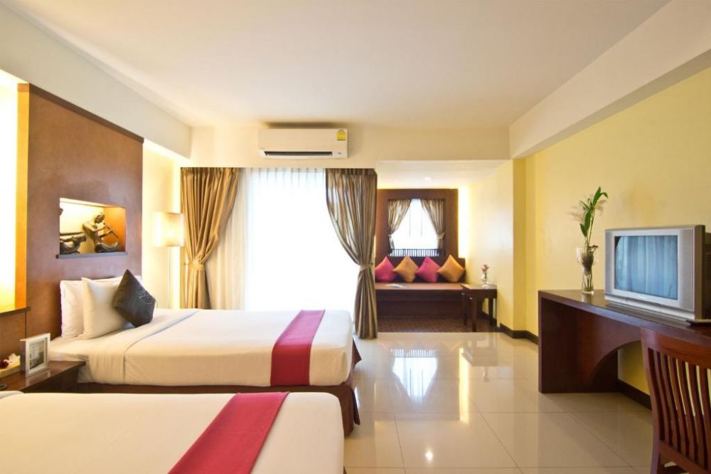 Deluxe, Golden Sea Pattaya 3*